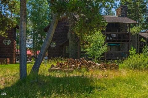 Tiny photo for 57089 Wild Lily Lane #16, Sunriver, OR 97707 (MLS # 220224330)
