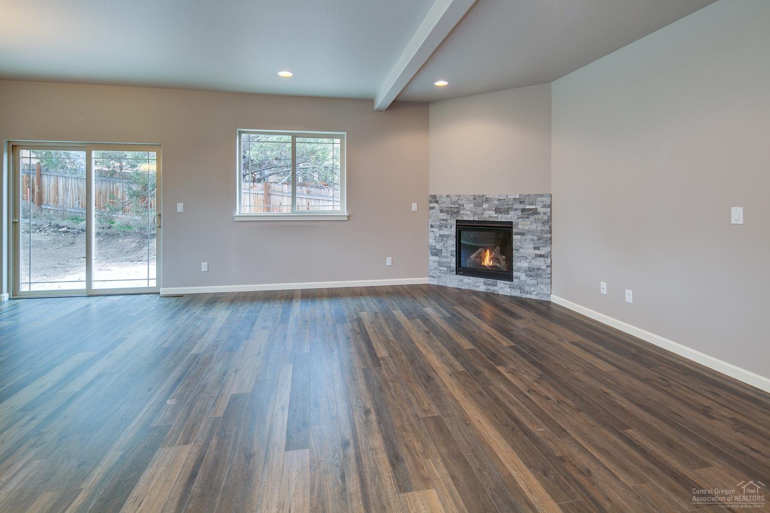 Kian Canyon - Residential