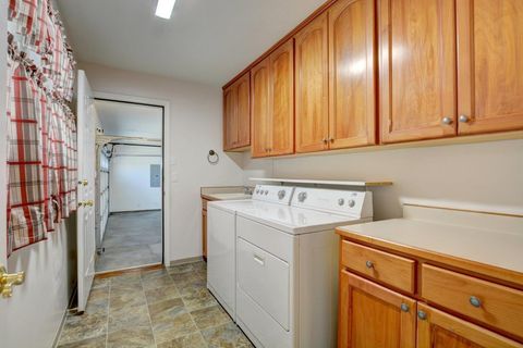 Tiny photo for 602 Summerwood Drive, Medford, OR 97504 (MLS # 220210889)