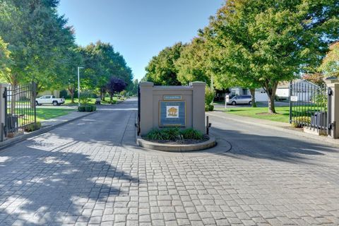 Tiny photo for 602 Summerwood Drive, Medford, OR 97504 (MLS # 220210889)