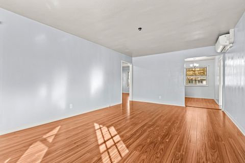 Tiny photo for 641 S Ivy Street, Medford, OR 97501 (MLS # 220212603)