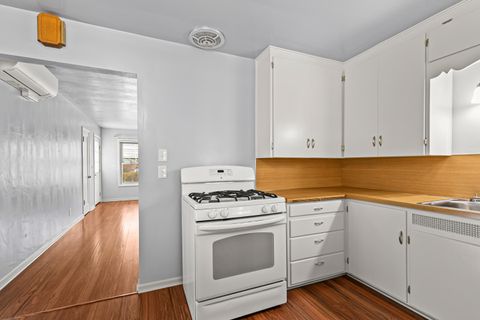 Tiny photo for 641 S Ivy Street, Medford, OR 97501 (MLS # 220212603)