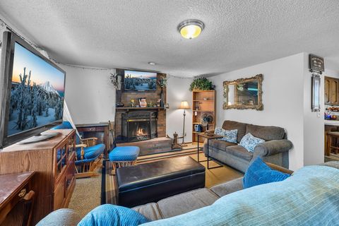 Tiny photo for 230 SW 8th Avenue, Canby, OR 97013 (MLS # 220219249)