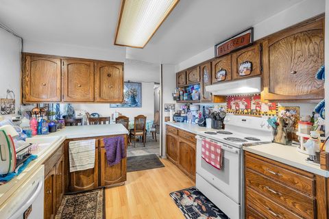 Tiny photo for 230 SW 8th Avenue, Canby, OR 97013 (MLS # 220219249)