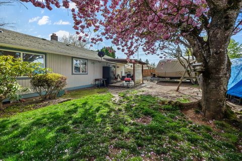 Tiny photo for 230 SW 8th Avenue, Canby, OR 97013 (MLS # 220219249)