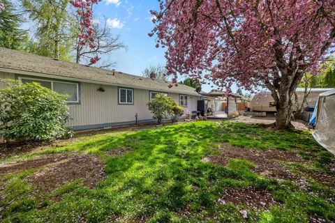 Tiny photo for 230 SW 8th Avenue, Canby, OR 97013 (MLS # 220219249)