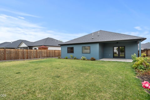 Tiny photo for 961 Arrowhead Trail, Eagle Point, OR 97524 (MLS # 220224806)