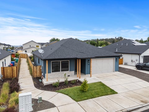 Tiny photo for 961 Arrowhead Trail, Eagle Point, OR 97524 (MLS # 220224806)