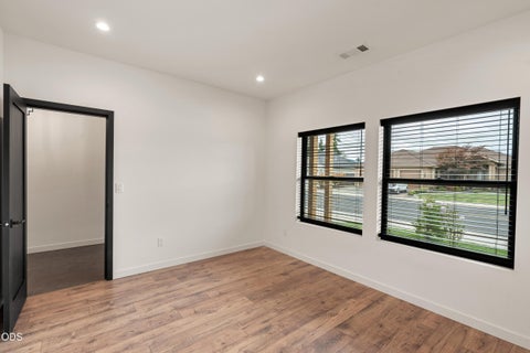 Tiny photo for 961 Arrowhead Trail, Eagle Point, OR 97524 (MLS # 220224806)
