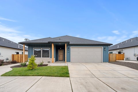 Tiny photo for 961 Arrowhead Trail, Eagle Point, OR 97524 (MLS # 220224806)