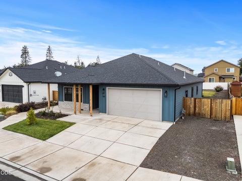 Tiny photo for 961 Arrowhead Trail, Eagle Point, OR 97524 (MLS # 220224806)