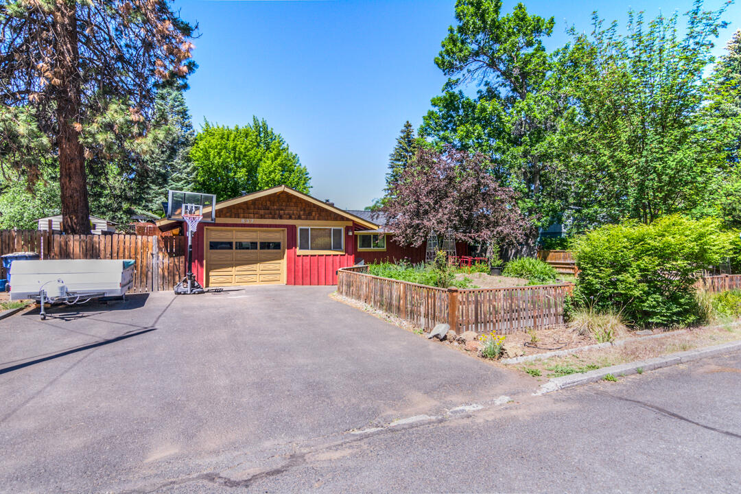 1st Addition Bend Pk - Residential