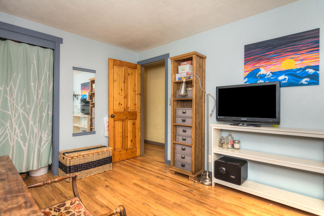 1st Addition Bend Pk - Residential