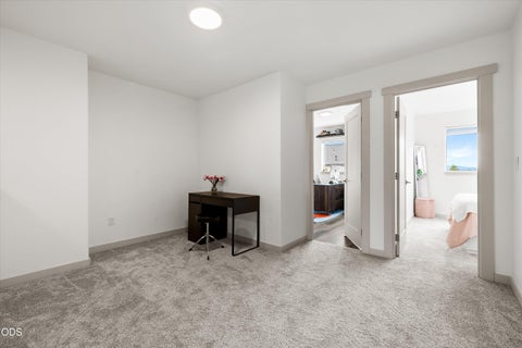 Tiny photo for 538 NW 28th CT, Redmond, OR 97756 (MLS # 220224180)