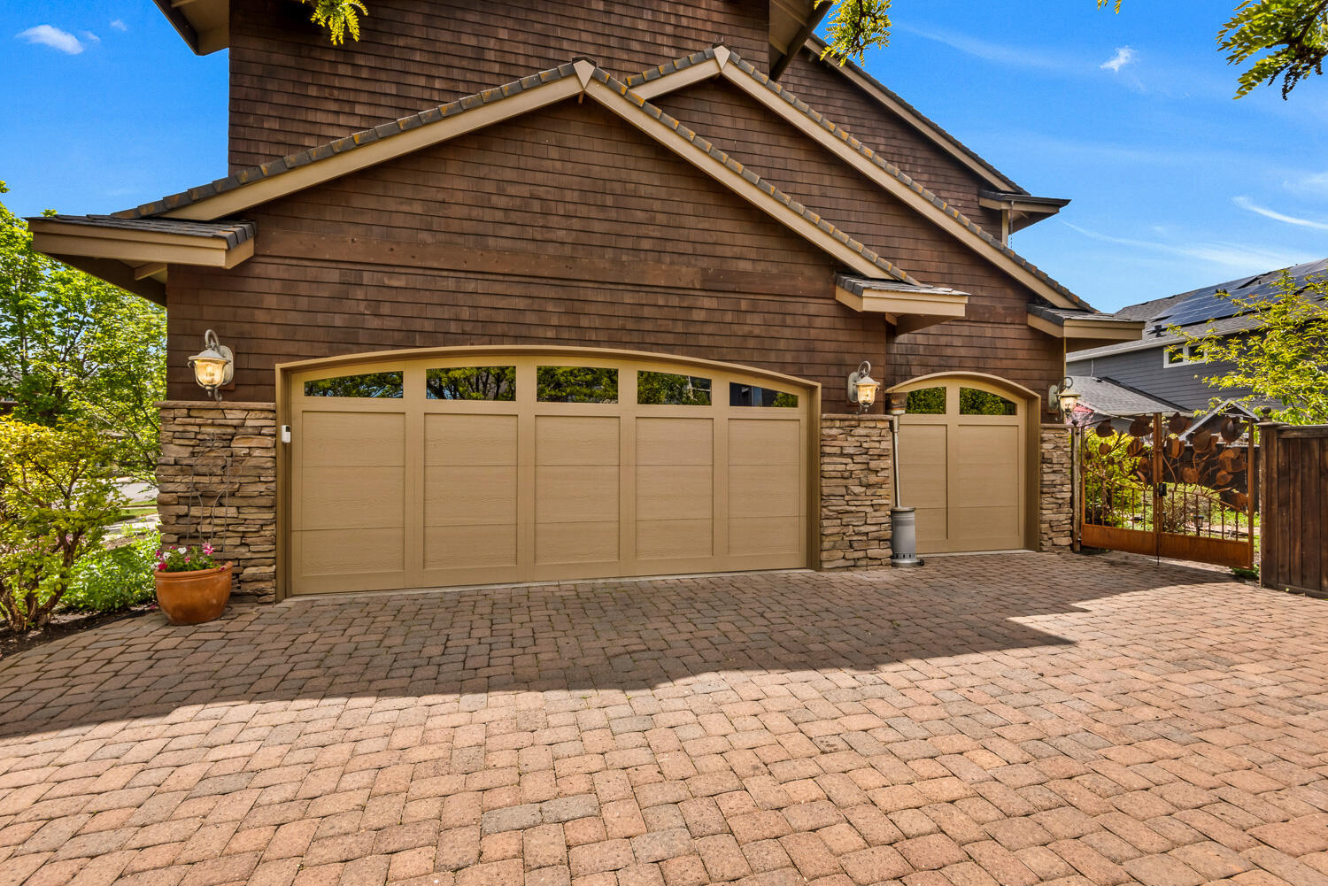 3273 NE Sandalwood Drive