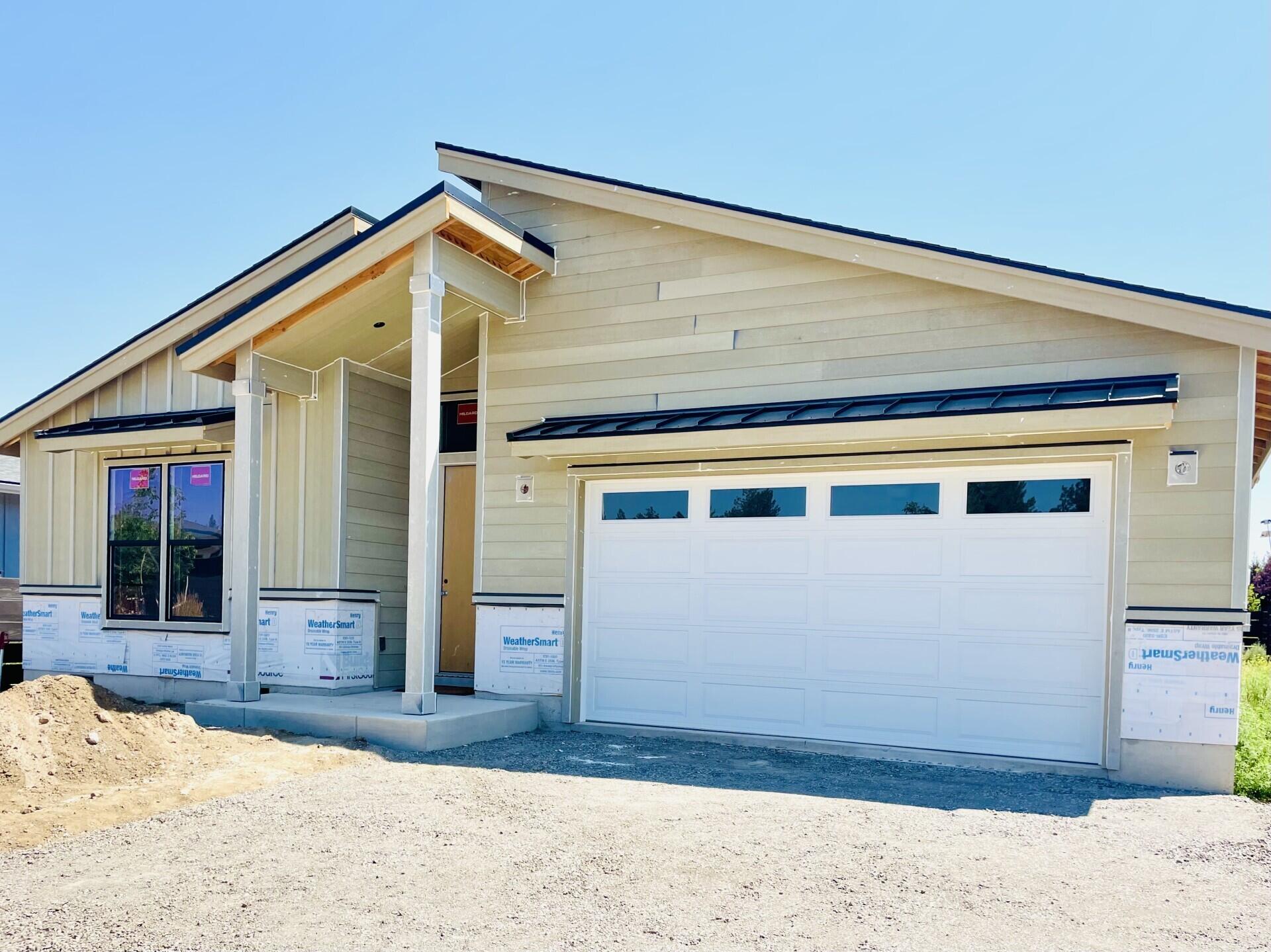 411 E Diamond Peak Avenue