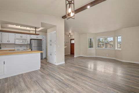 Tiny photo for 1517 Molly Lane, Grants Pass, OR 97527 (MLS # 220212439)