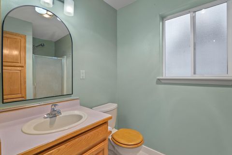 Tiny photo for 1517 Molly Lane, Grants Pass, OR 97527 (MLS # 220212439)