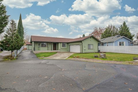 Tiny photo for 1517 Molly Lane, Grants Pass, OR 97527 (MLS # 220212439)