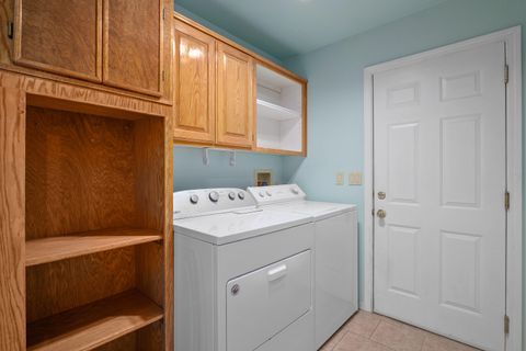 Tiny photo for 1517 Molly Lane, Grants Pass, OR 97527 (MLS # 220212439)