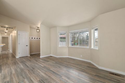 Tiny photo for 1517 Molly Lane, Grants Pass, OR 97527 (MLS # 220212439)