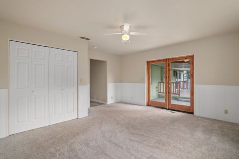Tiny photo for 1517 Molly Lane, Grants Pass, OR 97527 (MLS # 220212439)