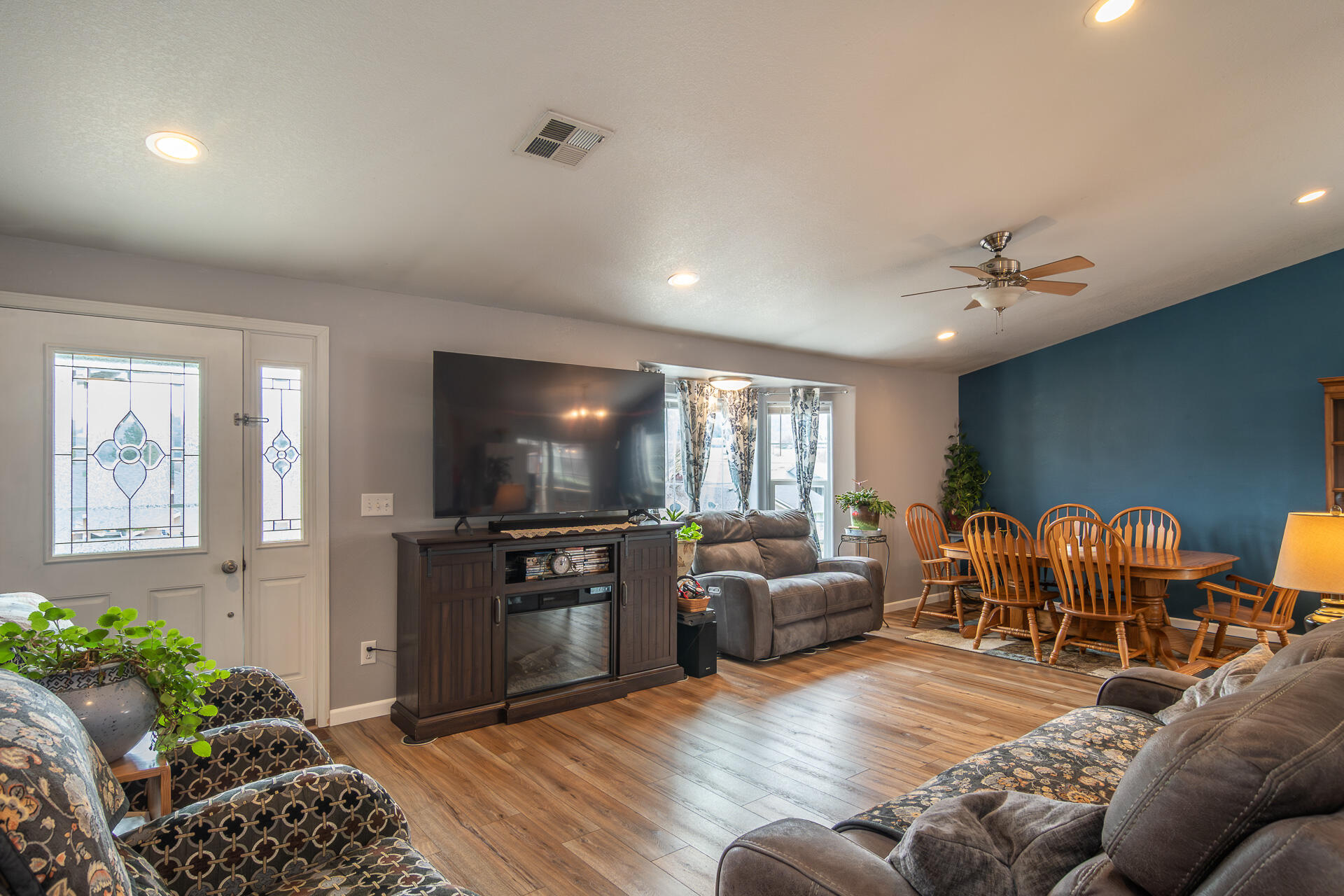 380 SE Sunnyside Drive