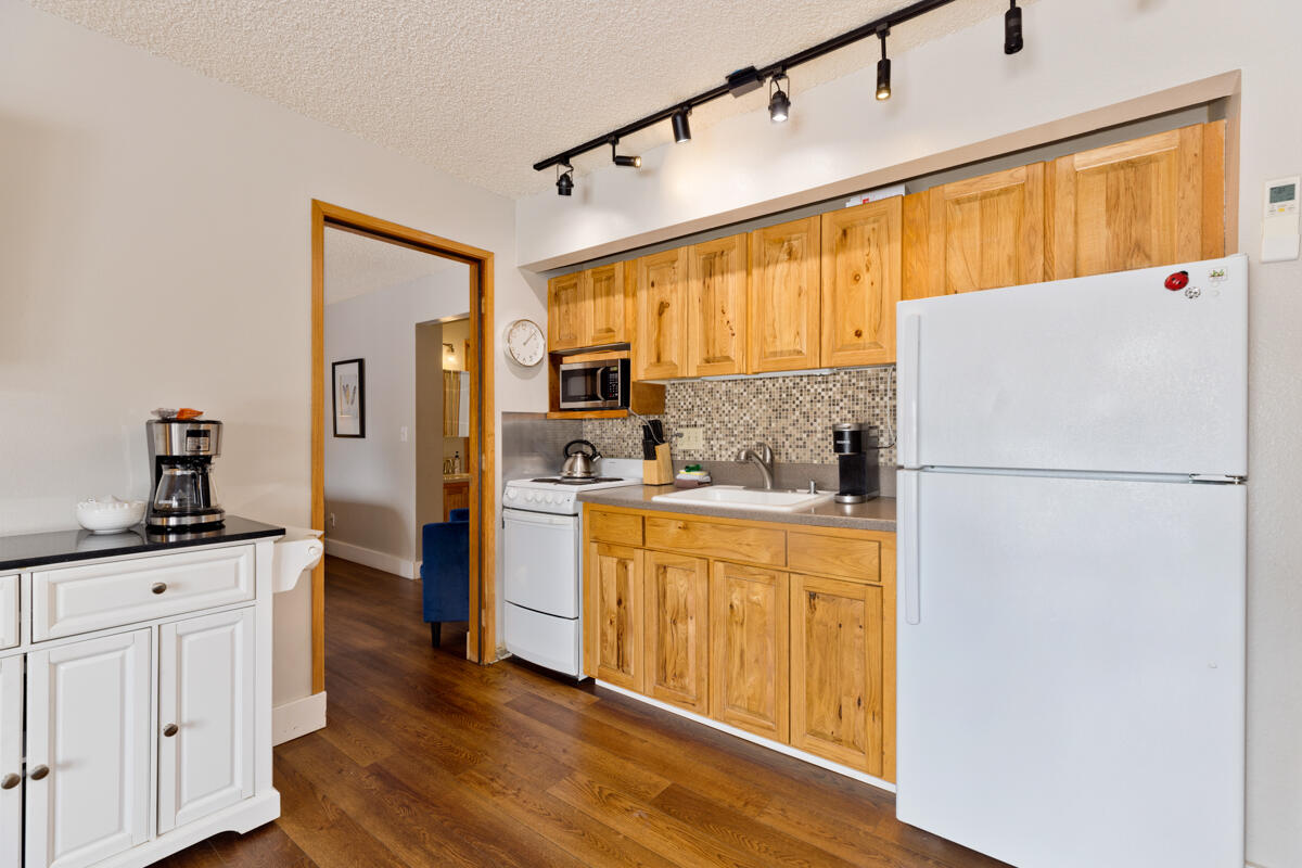 Pioneer Park Condominium - Residential