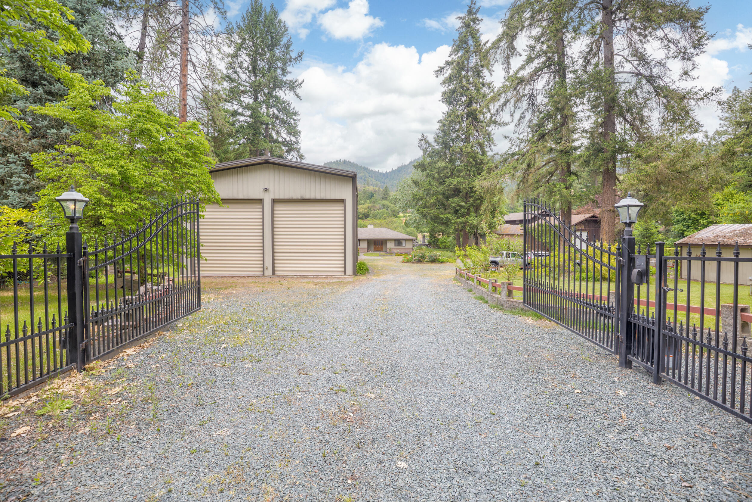 3840 Almar Rd