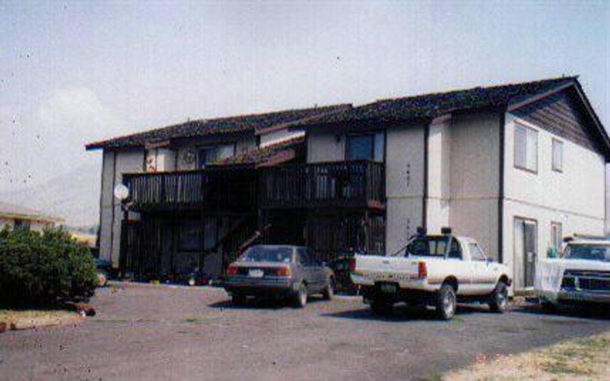 New Roof. Nice 4 Plex, Good Location. Subject To A 1031 Exchange. Good Rental History. Good Suburban Location.