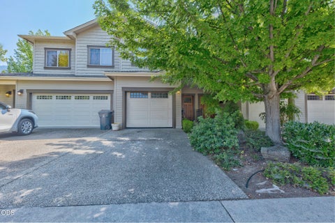 Tiny photo for 1713 SE Softwood Way, Grants Pass, OR 97526 (MLS # 220224255)