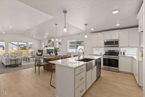 Tiny photo for 4032 SW Pumice Avenue #82, Redmond, OR 97756 (MLS # 220229954)