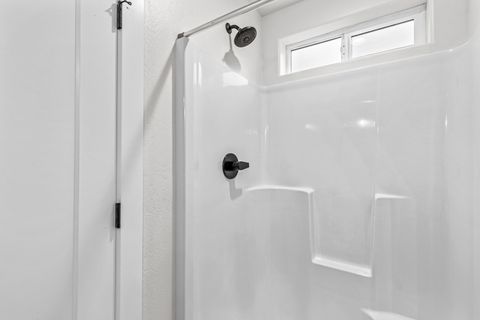 Tiny photo for 1546 Poplar Drive, Grants Pass, OR 97527 (MLS # 220213968)