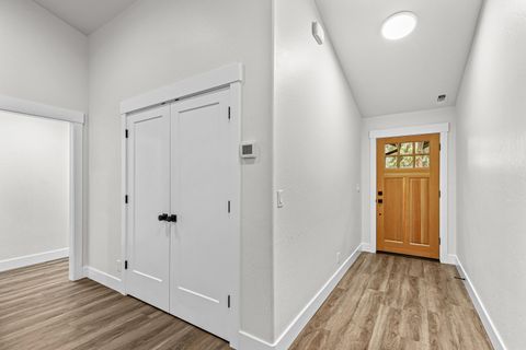 Tiny photo for 1546 Poplar Drive, Grants Pass, OR 97527 (MLS # 220213968)