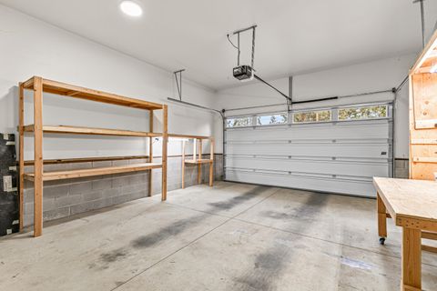 Tiny photo for 1546 Poplar Drive, Grants Pass, OR 97527 (MLS # 220213968)