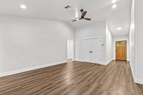 Tiny photo for 1546 Poplar Drive, Grants Pass, OR 97527 (MLS # 220213968)