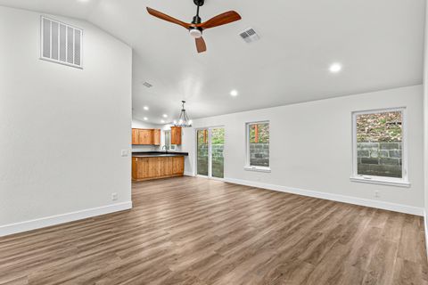 Tiny photo for 1546 Poplar Drive, Grants Pass, OR 97527 (MLS # 220213968)