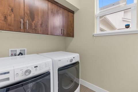 Tiny photo for 63373 Milestone Drive, Bend, OR 97703 (MLS # 220211992)