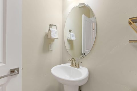 Tiny photo for 63373 Milestone Drive, Bend, OR 97703 (MLS # 220211992)