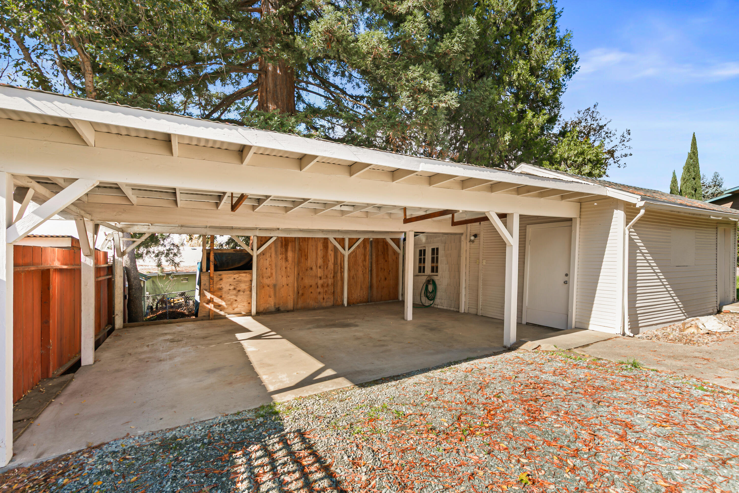 Nelson's - Residential