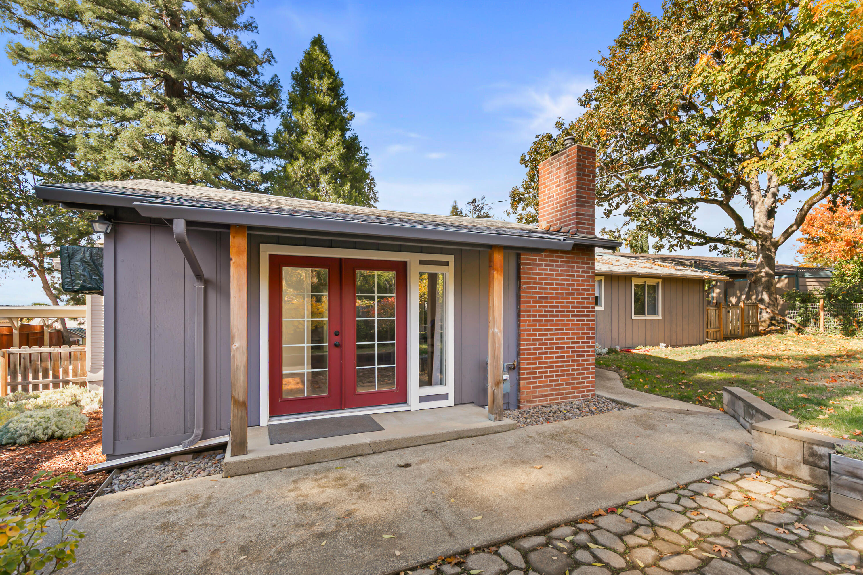 Nelson's - Residential