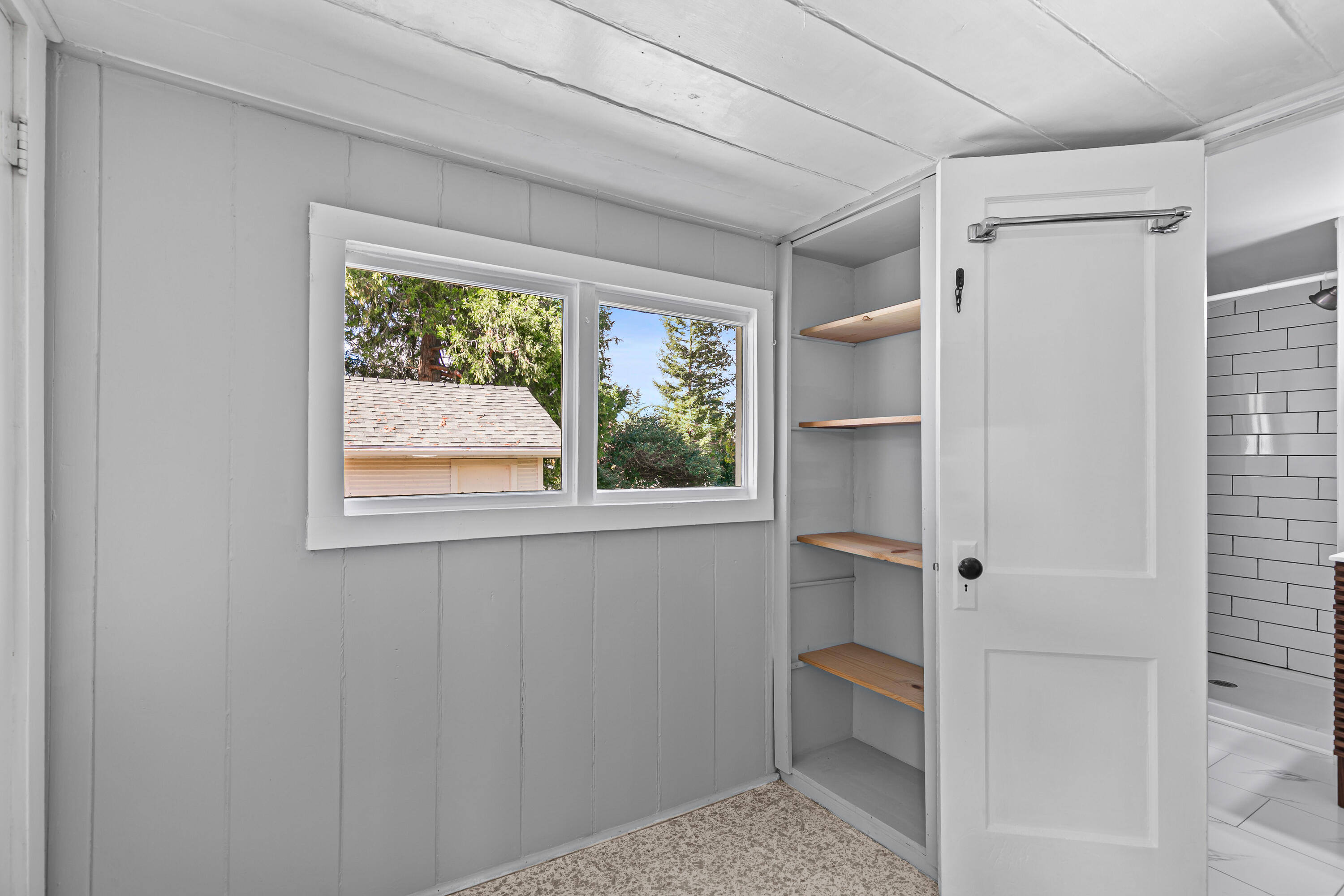 Nelson's - Residential