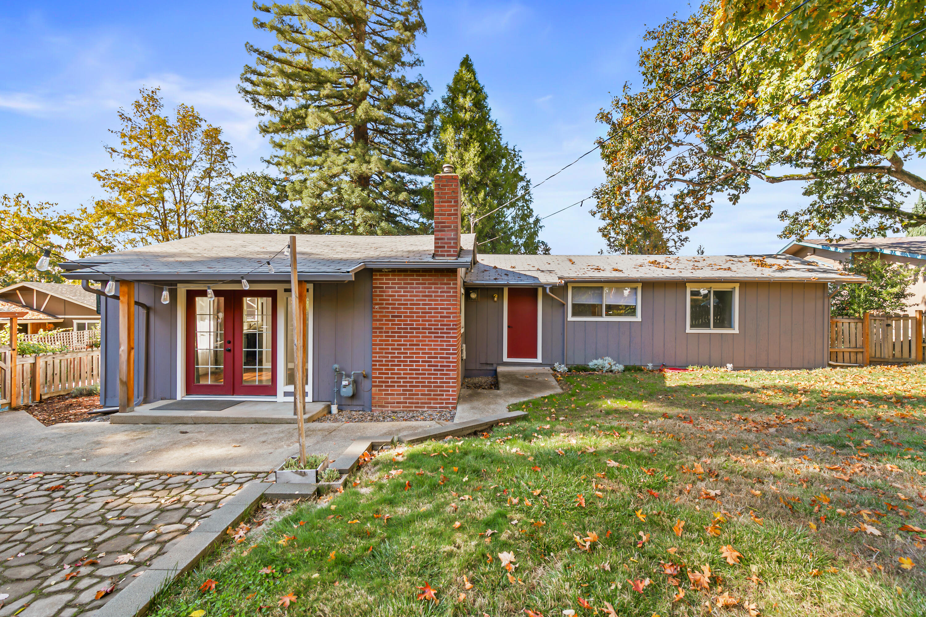 Nelson's - Residential