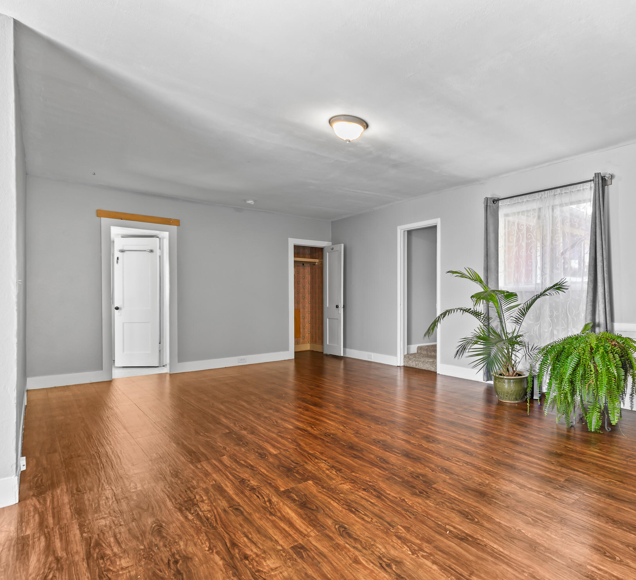 Nelson's - Residential