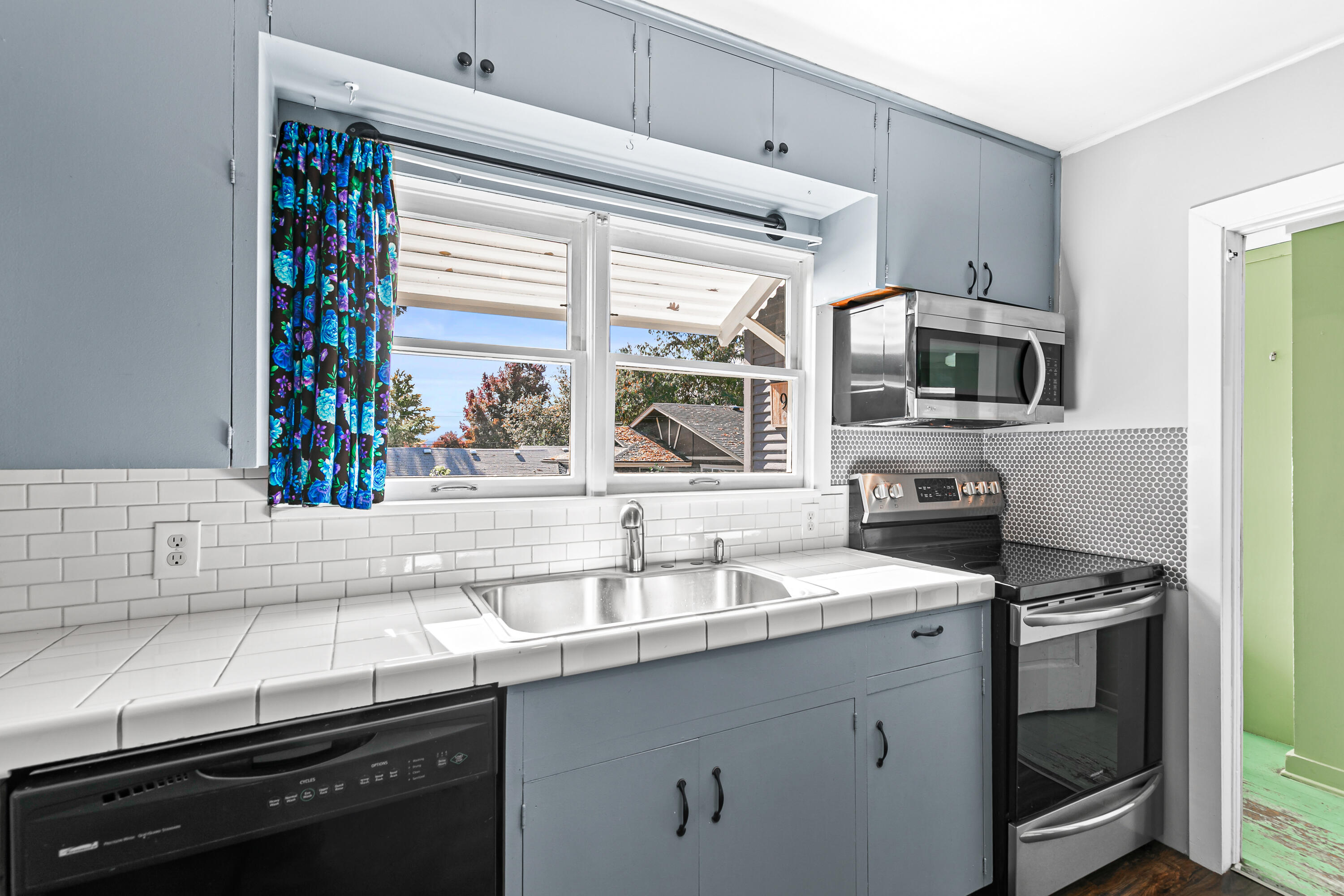 Nelson's - Residential