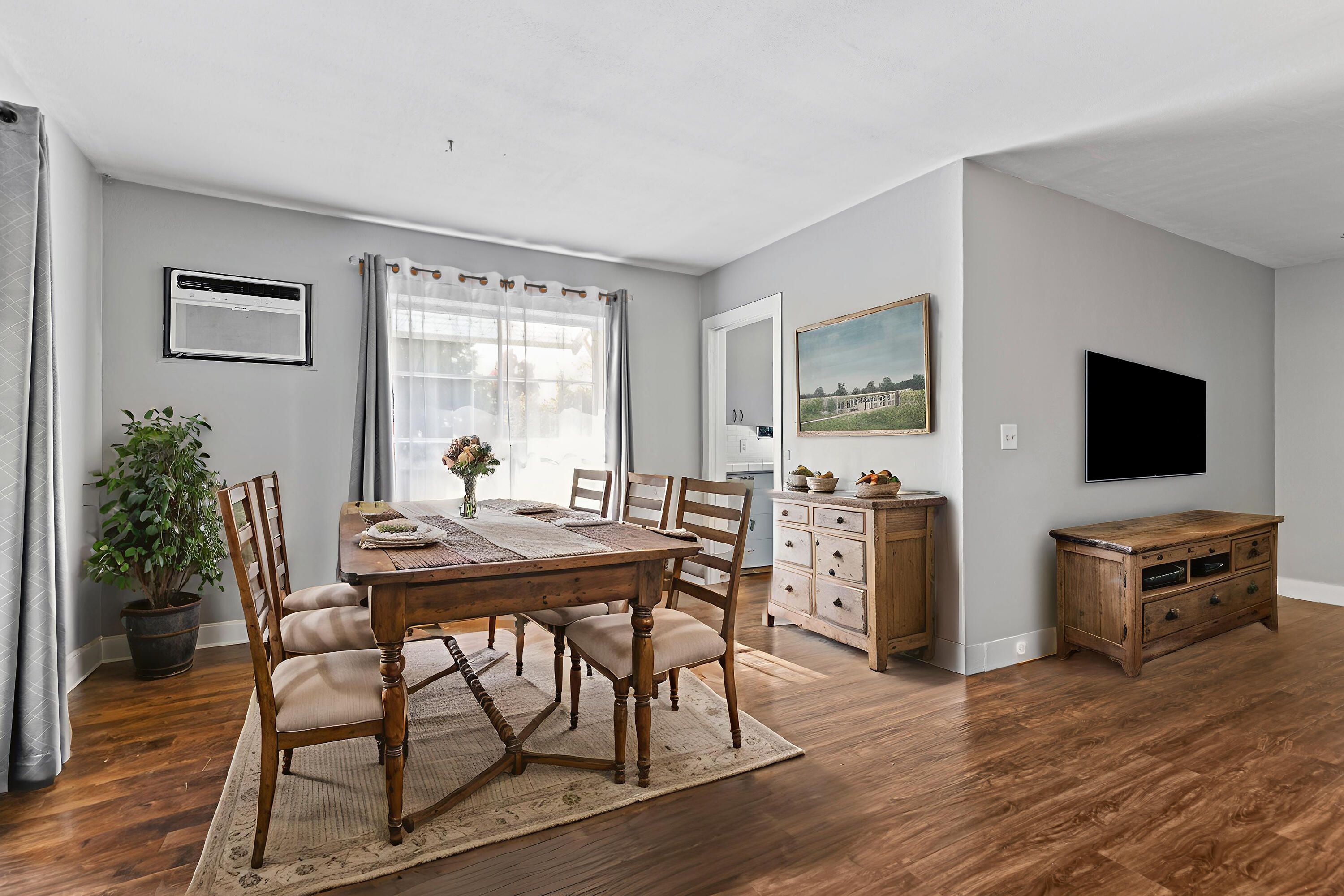 Nelson's - Residential