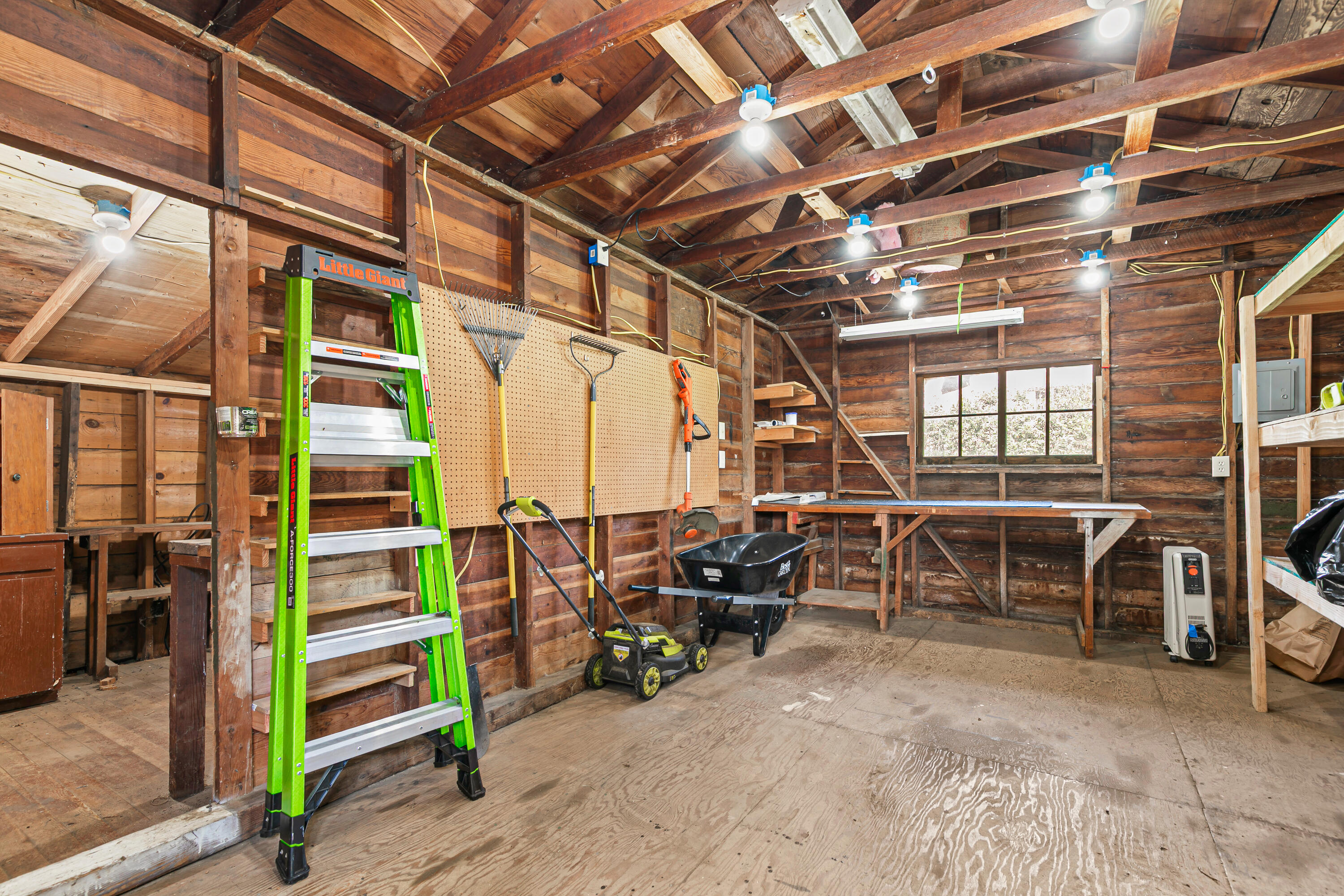 Nelson's - Residential