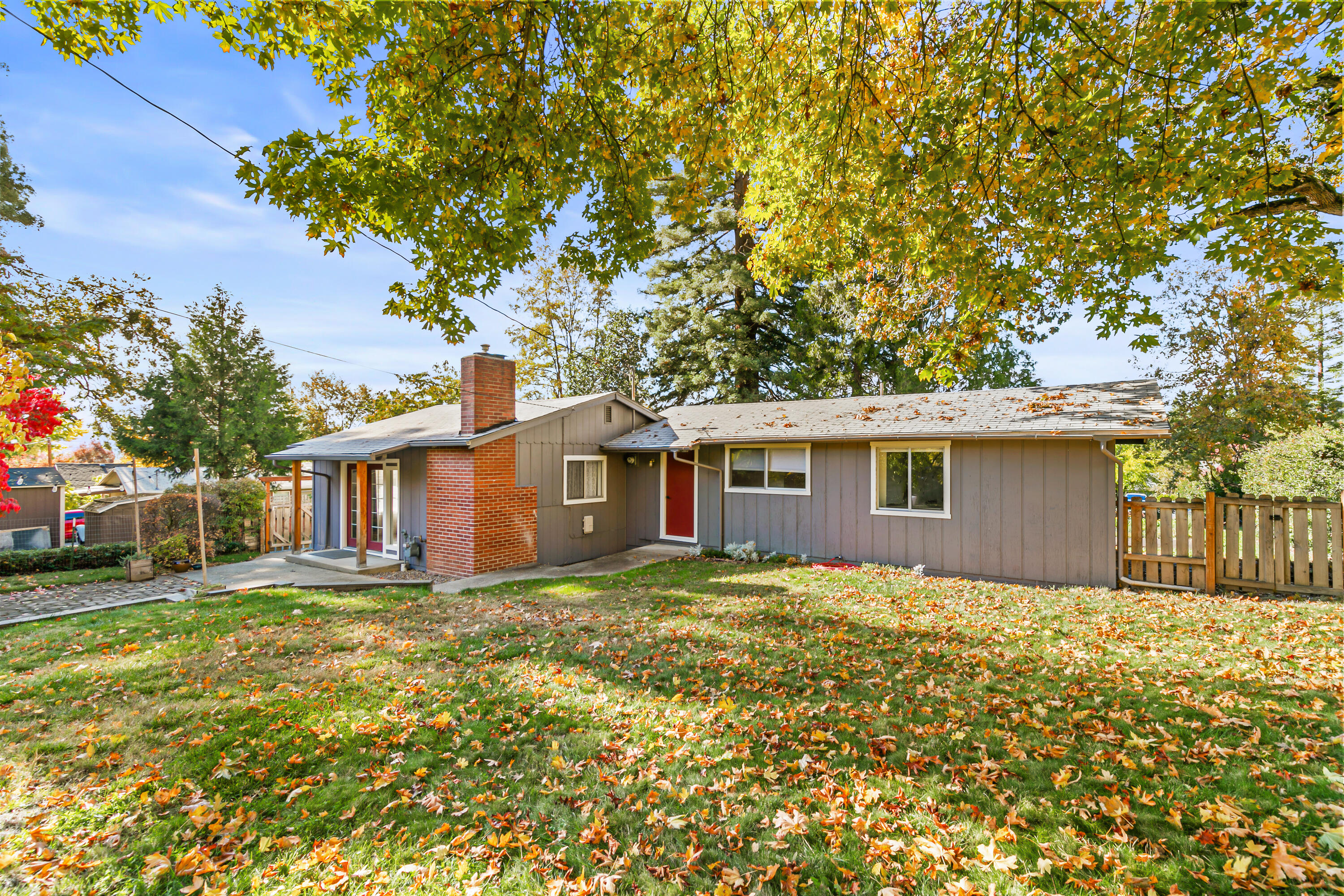 Nelson's - Residential