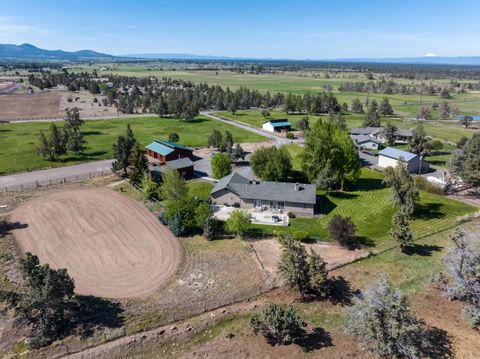 Photo of 12913 S W Lark Meadow Lane, Powell Butte, OR 97753 (MLS # 220221176)