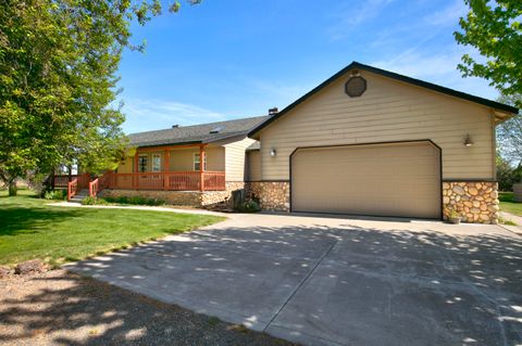 Tiny photo for 12913 S W Lark Meadow Lane, Powell Butte, OR 97753 (MLS # 220221176)